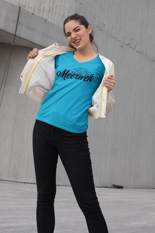 Damen T-Shirt mit V-Ausschnitt – „Meerweh“ (Schriftzug, Schwarz)