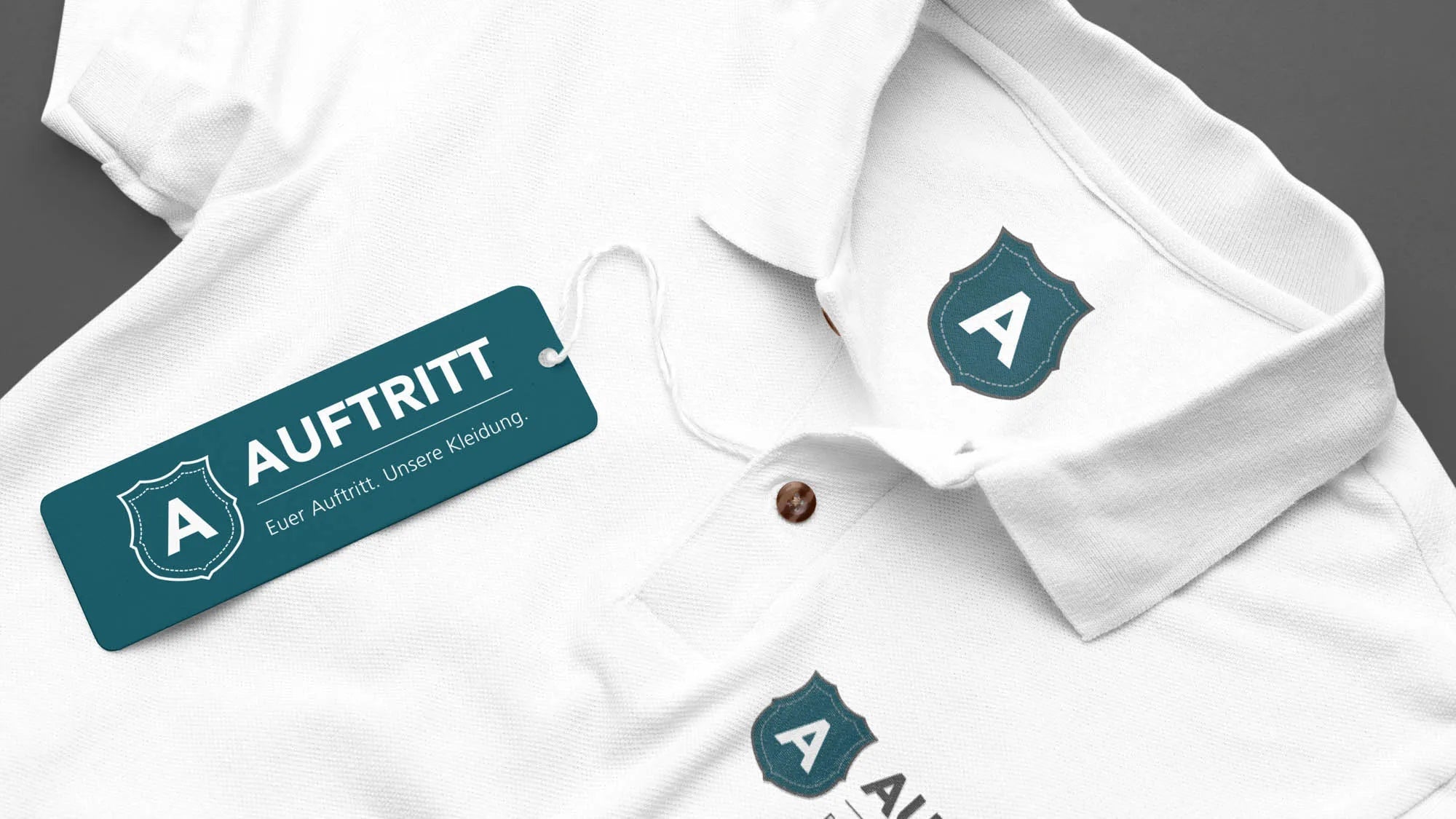 Euer Auftritt: Markenetikett und Logodruck auf Polo-Shirt