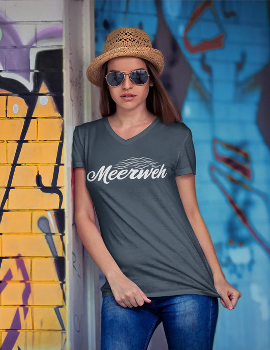 Damen T-Shirt mit V-Ausschnitt – „Meerweh“ (Schriftzug, Weiß)