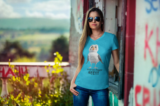 Damen T-Shirt mit V-Ausschnitt – „Bevor du fragst: NEE!!!“ (Möwe)